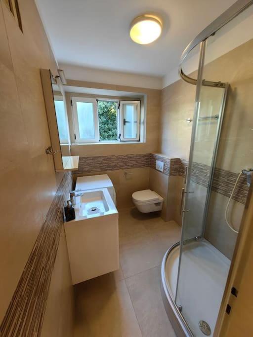 New 1 Bedroom Near Center And Beach Split Exterior foto
